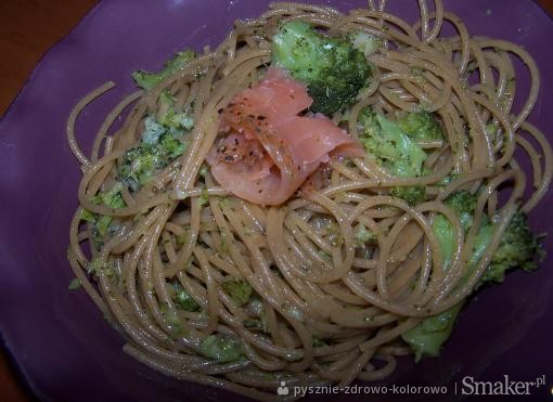 Pełnoziarniste spaghetti z brokułami