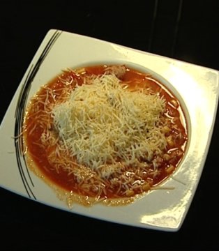 Mozzarella z pomidorami, zupa meksykańska i tiramisu