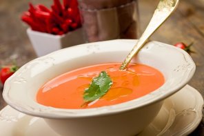 Zupa pomidorowa z mlekiem kokosowym