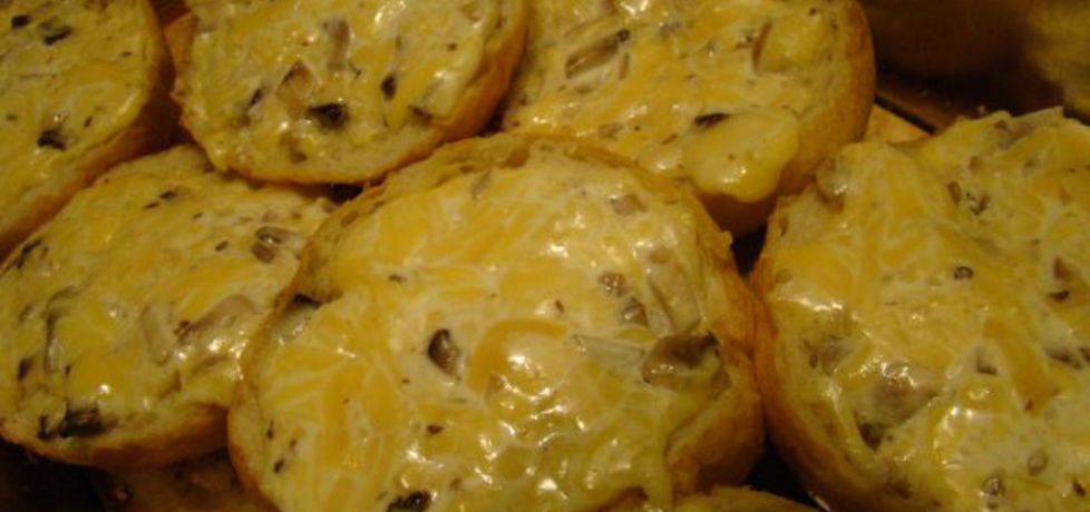 Bułeczki na ciepło z serem żółtym (autor: iwa643)