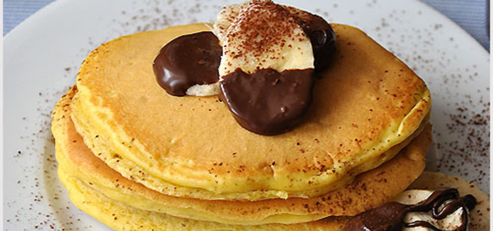 Pancakes z bananami i czekoladą