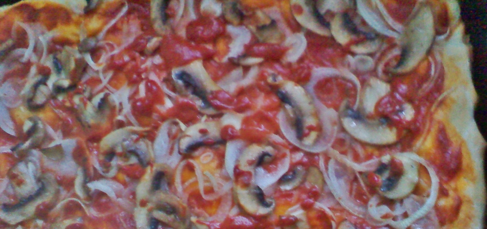 Pizza z pieczarkami (autor: mira85)