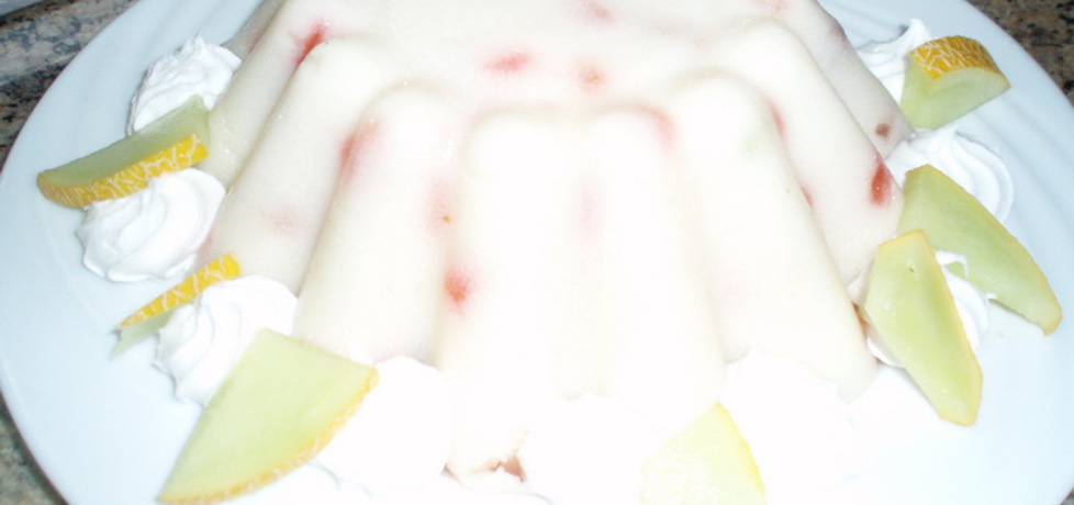 Babka jogurtowa z truskawkami bez pieczenia (autor: malgorzata77 ...