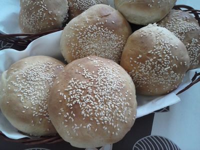 Bułki na hamburgery (krok po kroku)