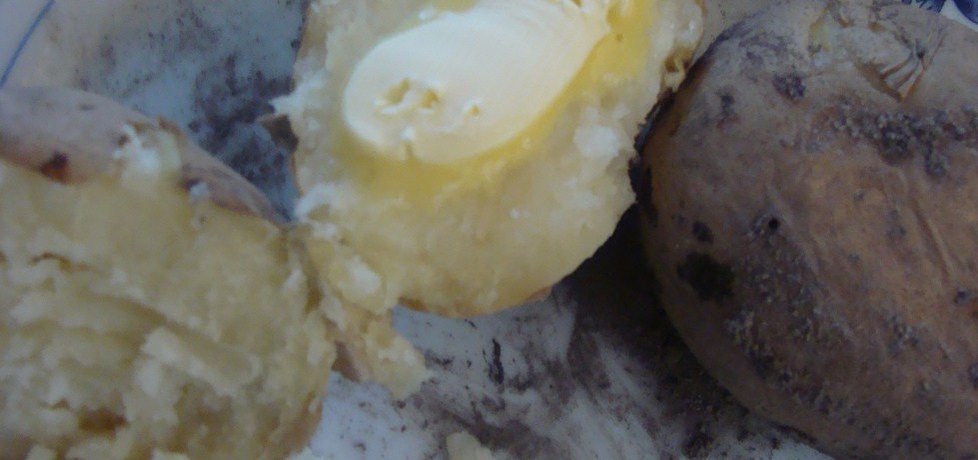 Ziemniaki z ogniska z masłem i solą (autor: menek ...