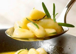 Gnocchi z masłem i rozmarynem  prosty przepis i składniki
