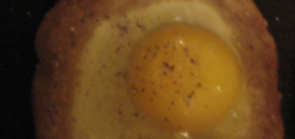 Jajka sadzone w chlebowej ramie (autor: pajecznik ...