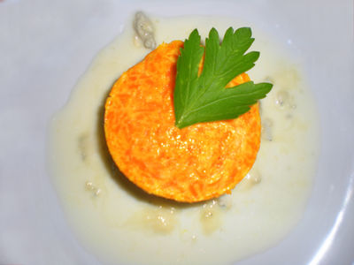 Flan marchewkowy z sosem z gorgonzoli (flan di ...