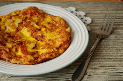 Omlet z szynką i ananasem