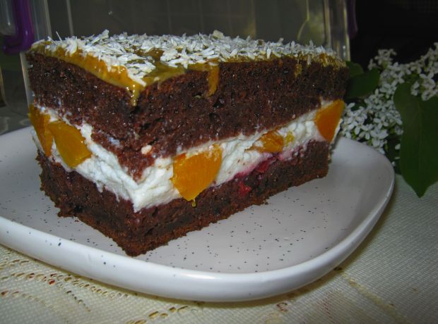 Przepis  ciasto z kakao i brzoskwiniami przepis