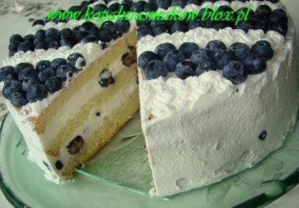 Ciasto biszkoptowe z kremem jogurtowym i jagodami