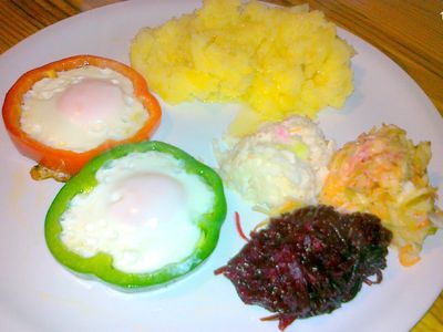 Jajka sadzone na kolorowo