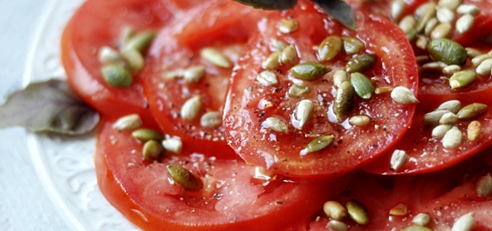 Sałatka z pomidorów z ziarnami (autor: jolantaps)