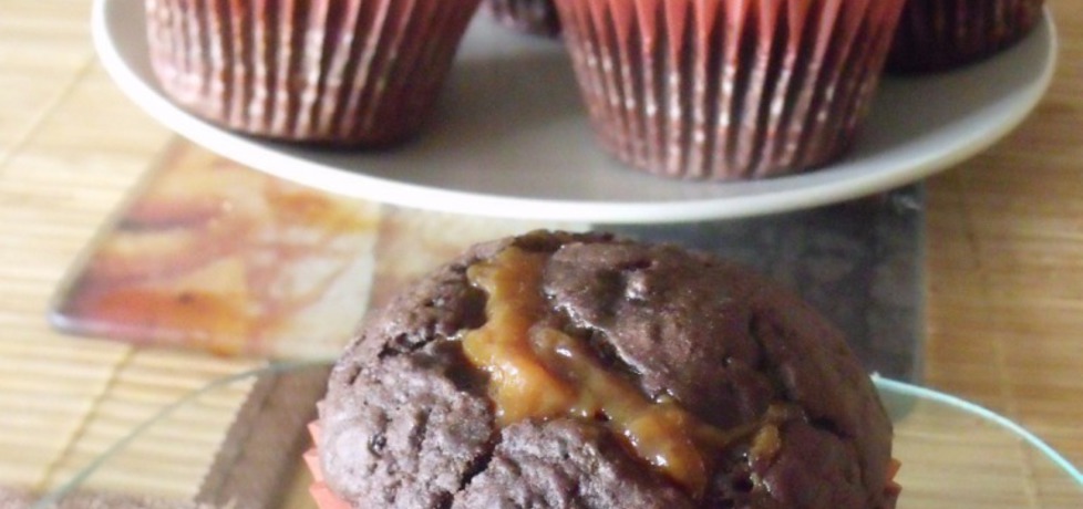 Czekoladowe muffinki z karmelowym nadzieniem (autor: koper ...