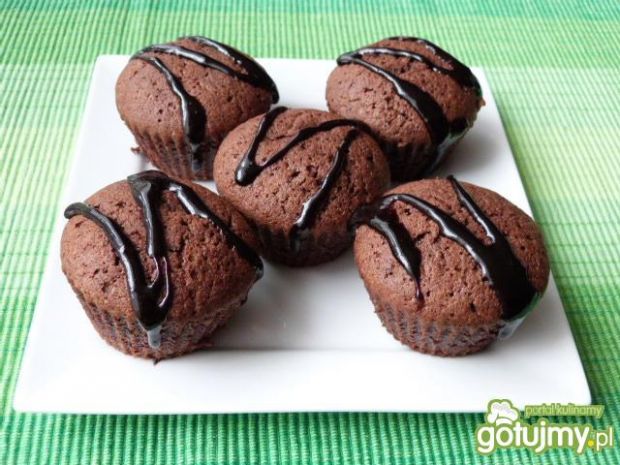 Przepis  muffiny kakaowe z budyniem przepis