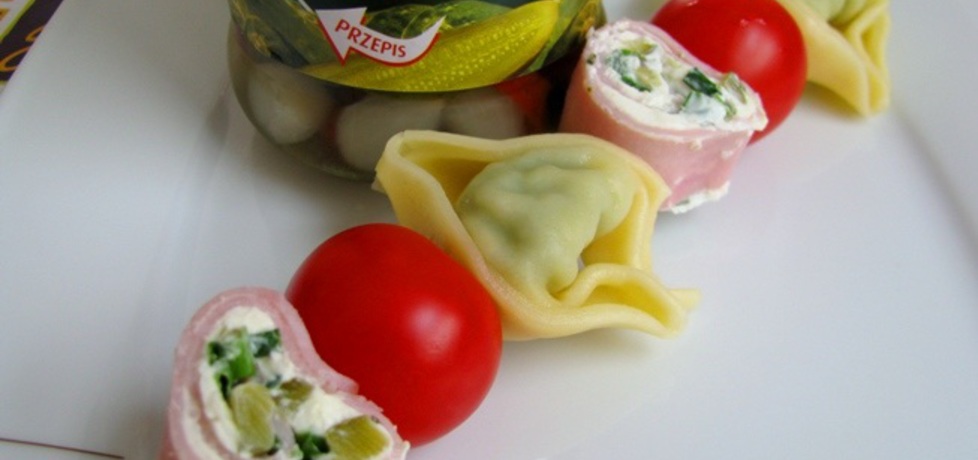 Szaszłyki z szynkowymi zawijaskami i tortellini (autor: panimisiowa ...