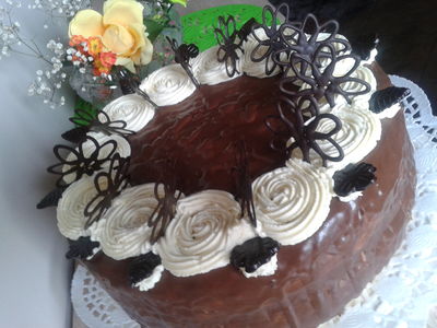Tort urodzinowy czekoladowo