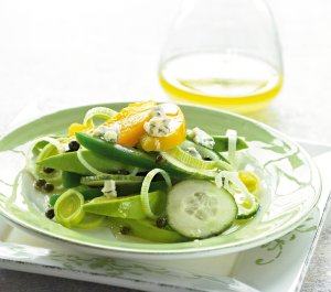 Zielona sałatka z porem  prosty przepis i składniki