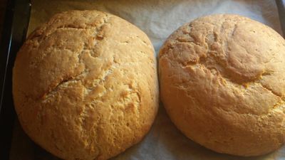 Domowy chleb lub bułki