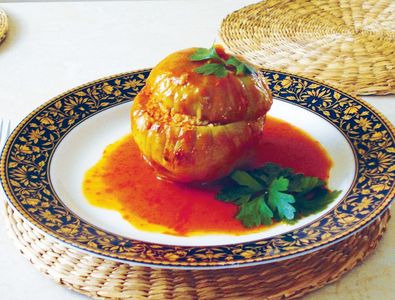 Faszerowana kalarepa w sosie pomidorowym