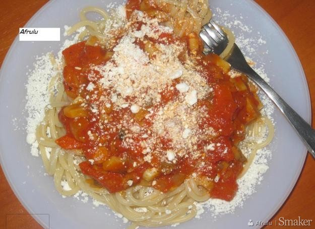 Spaghetti neapolitana,zmodyfikowana przeze mnie.