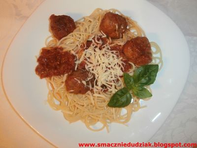 Spaghetti z soczystymi pulpecikami