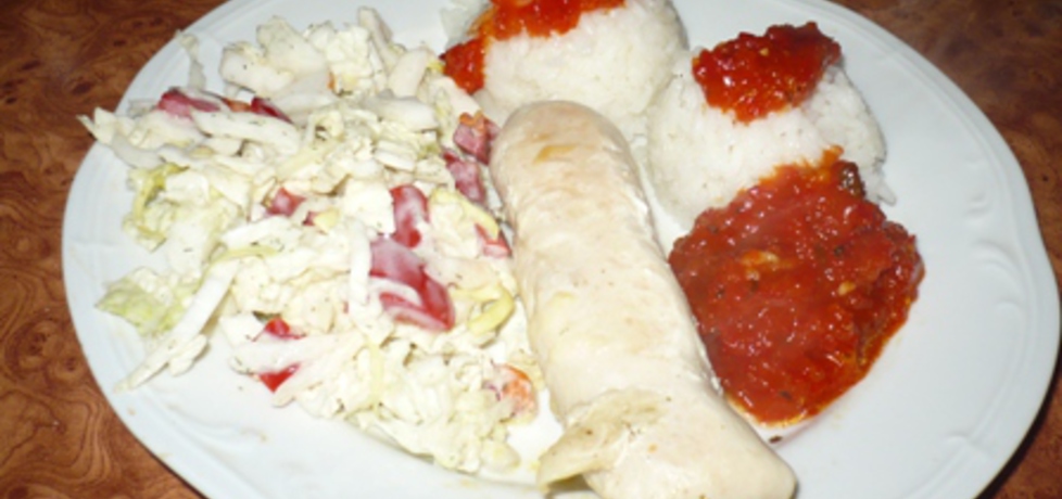 Roladki z kurczaka z sosem z papryki, sałatką i ryżem (autor: mic ...