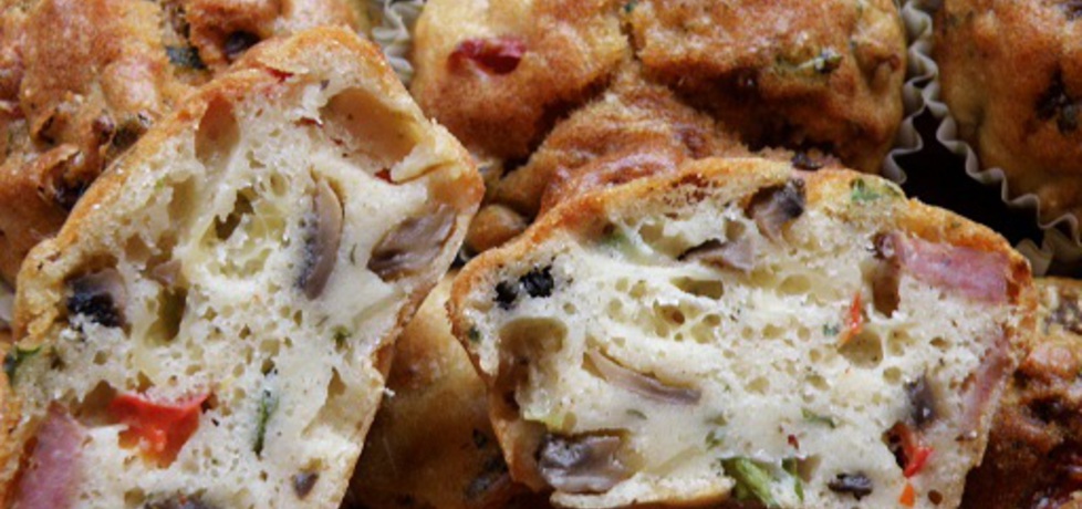 Muffinki z kiełbasą, papryką, serem i pieczarkami (autor: habibi ...