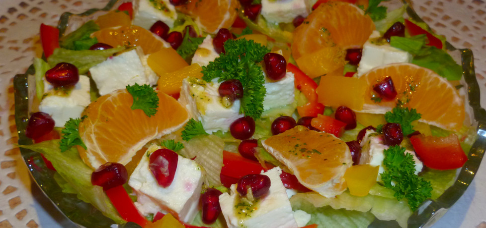 Sałatka owocowa na warzywach z serem (autor: marta