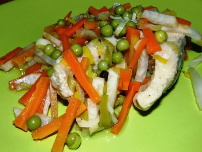 Szczupak parzony z warzywami