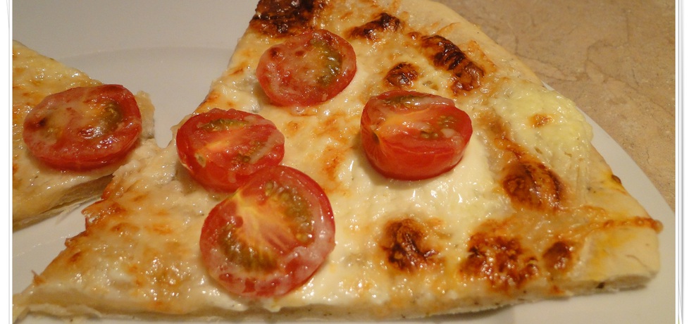 Pizza z mascarpone i pomidorkami koktajlowymi (autor: ao12 ...