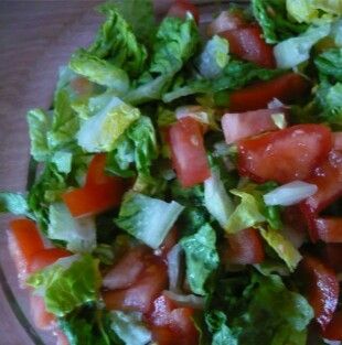 Przepis  sałata rzymska z pomidorkami przepis