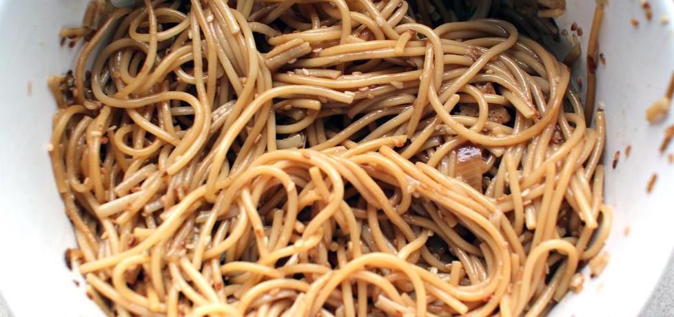 Spaghetti fusion z sezamem (autor: dorota20w)