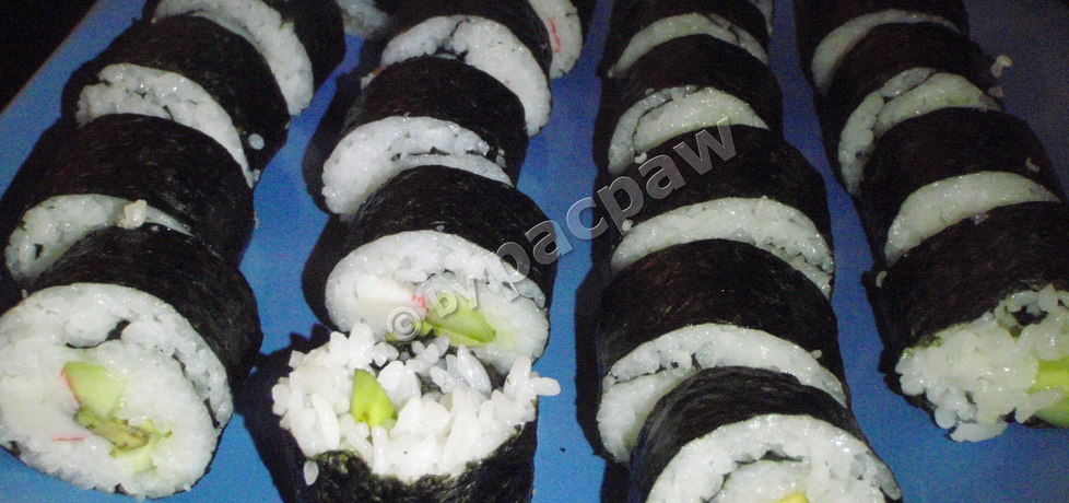 Sushi z awokado, ogórkiem i paluszkiem krabowym (autor: pacpaw ...