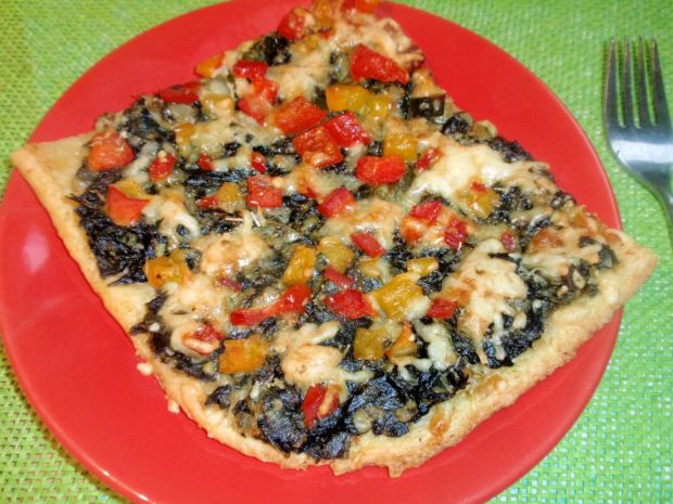 Przepis  pizza ze szpinakiem i papryką przepis