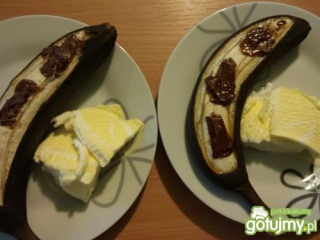 Przepis  grillowane banany z czekoladą i rumem przepis