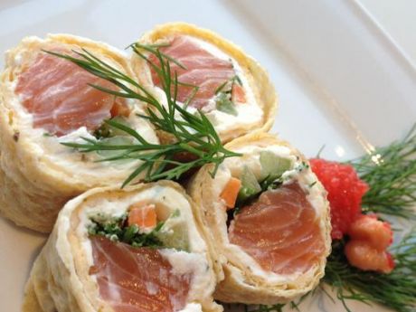 Przepis  sushi z łososiem i delikatnym serkiem przepis