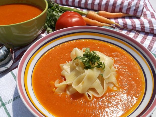 Zupa ze świeżych pomidorów przepis