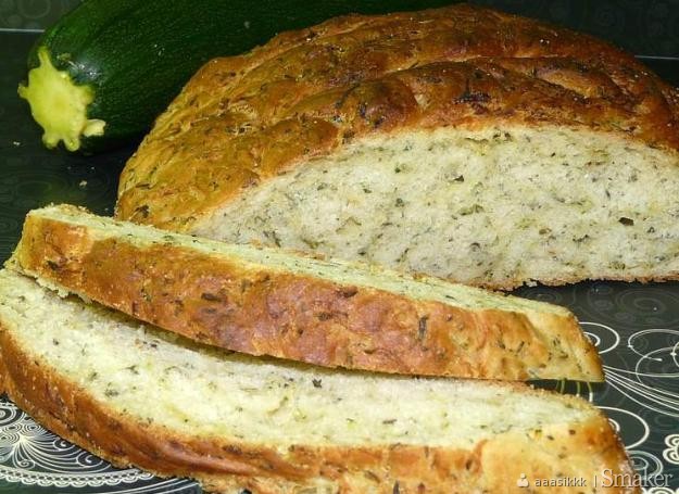 Zielony chleb cukiniowy