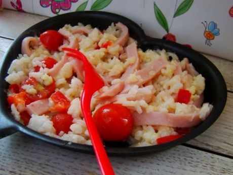 Przepis  ryż z mozzarellą i pomidorkami przepis