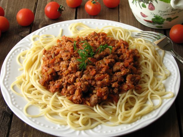 Przepis  spaghetti z sosem mięsno-warzywny przepis