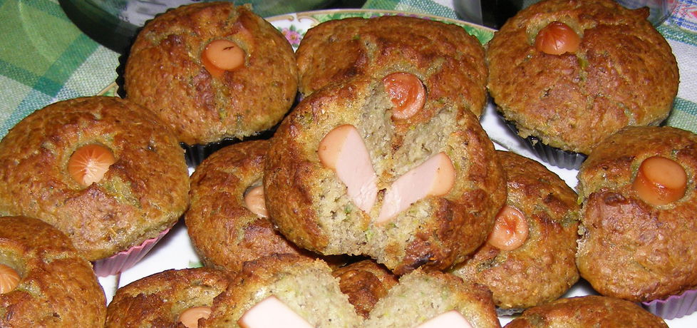 Muffinki porowo-pieczarkowe z parówką na ostro... (autor: w
