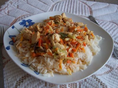 Kurczak po chińsku z ryżem basmati