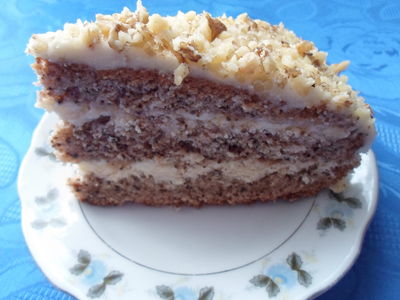 Ciasto orzechowe z kremem o smaku ajerkoniaku