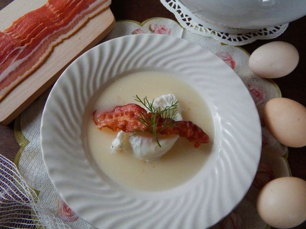 Przepis  zupa chrzanowa z jajkiem poszetowym przepis