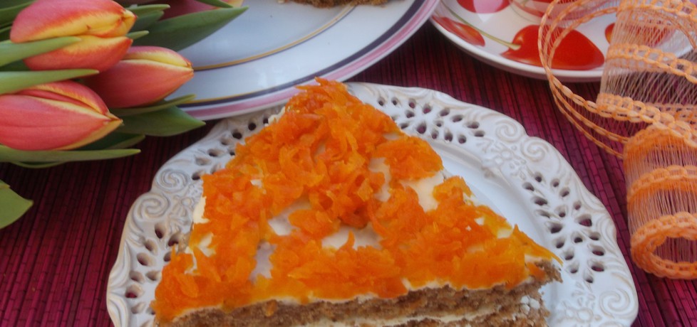 Ciasto marchewkowe z serkiem mascarpone i karmelizowaną ...