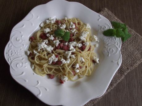Przepis  spaghetti z kiełbasą i białym serem przepis