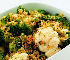 Brokuły i kalafior z ziołową posypką