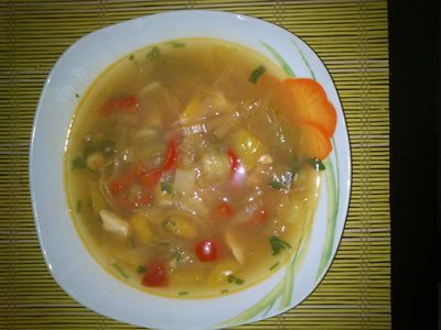 Kolorowa zupa gulaszowa