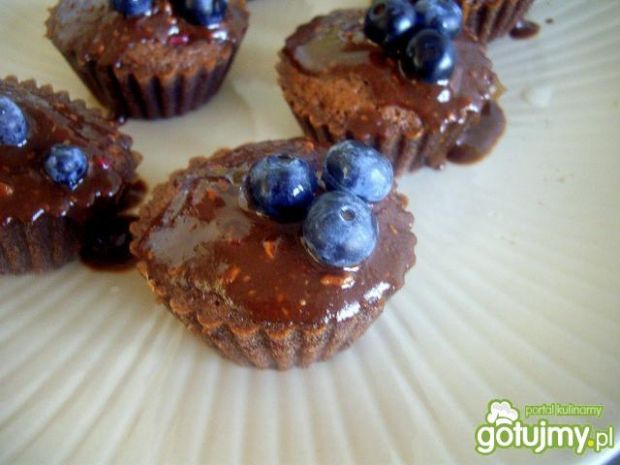 Przepis  muffiny czekoladowe z malinami przepis